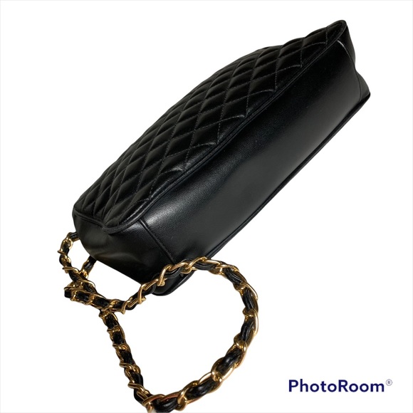 Black quilted vegan leather purse with gold chain straps - Picture 8 of 9
